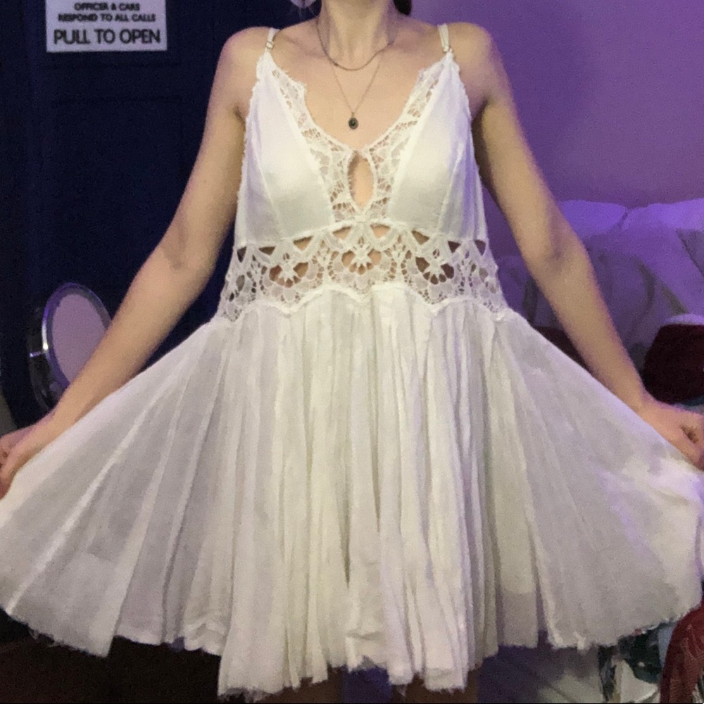 WHITE FLOWY DRESS